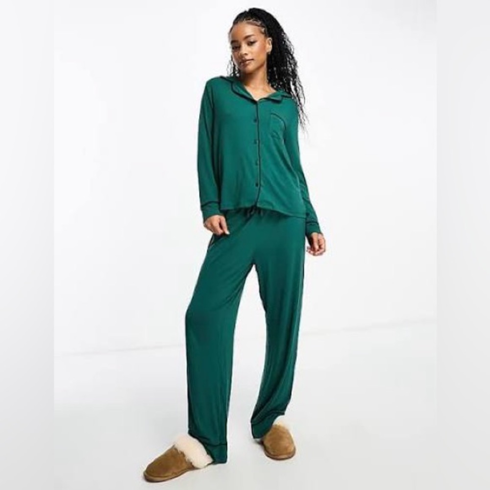 ASOS Petite soft long sleeve shirt & trouser pajama set green Christmas XXSP